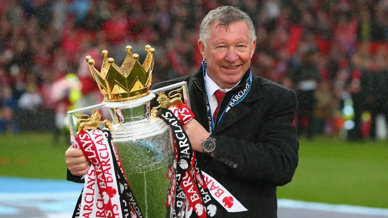 Và huấn luyện viên nhiều danh hiệu nhất chính là Sir Alex